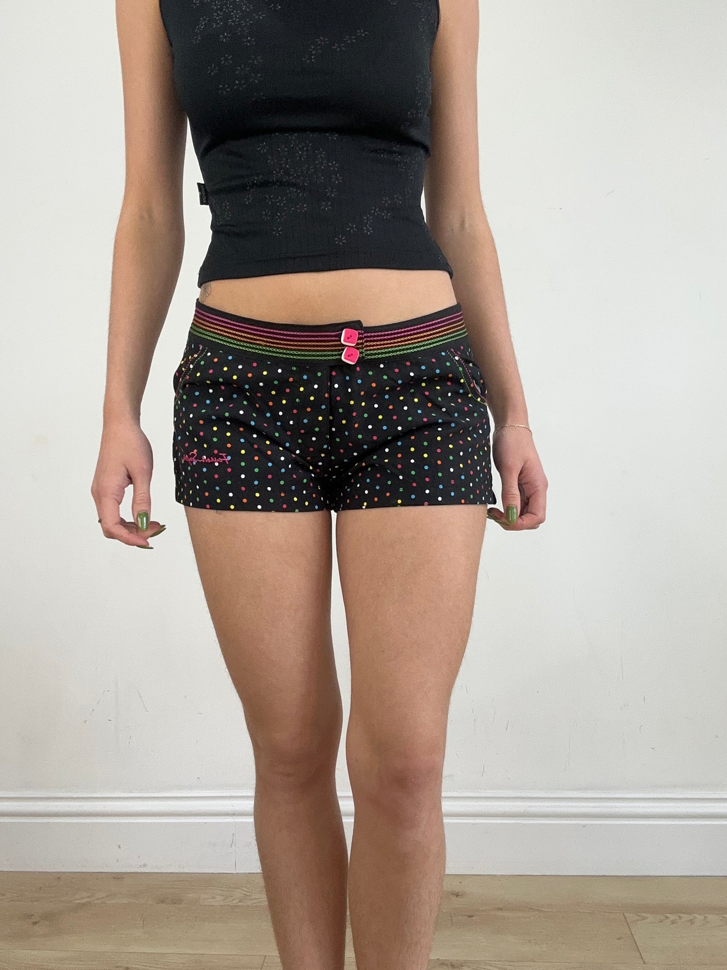 vintage edit nineteen | medium black multicoloured polka dot shorts