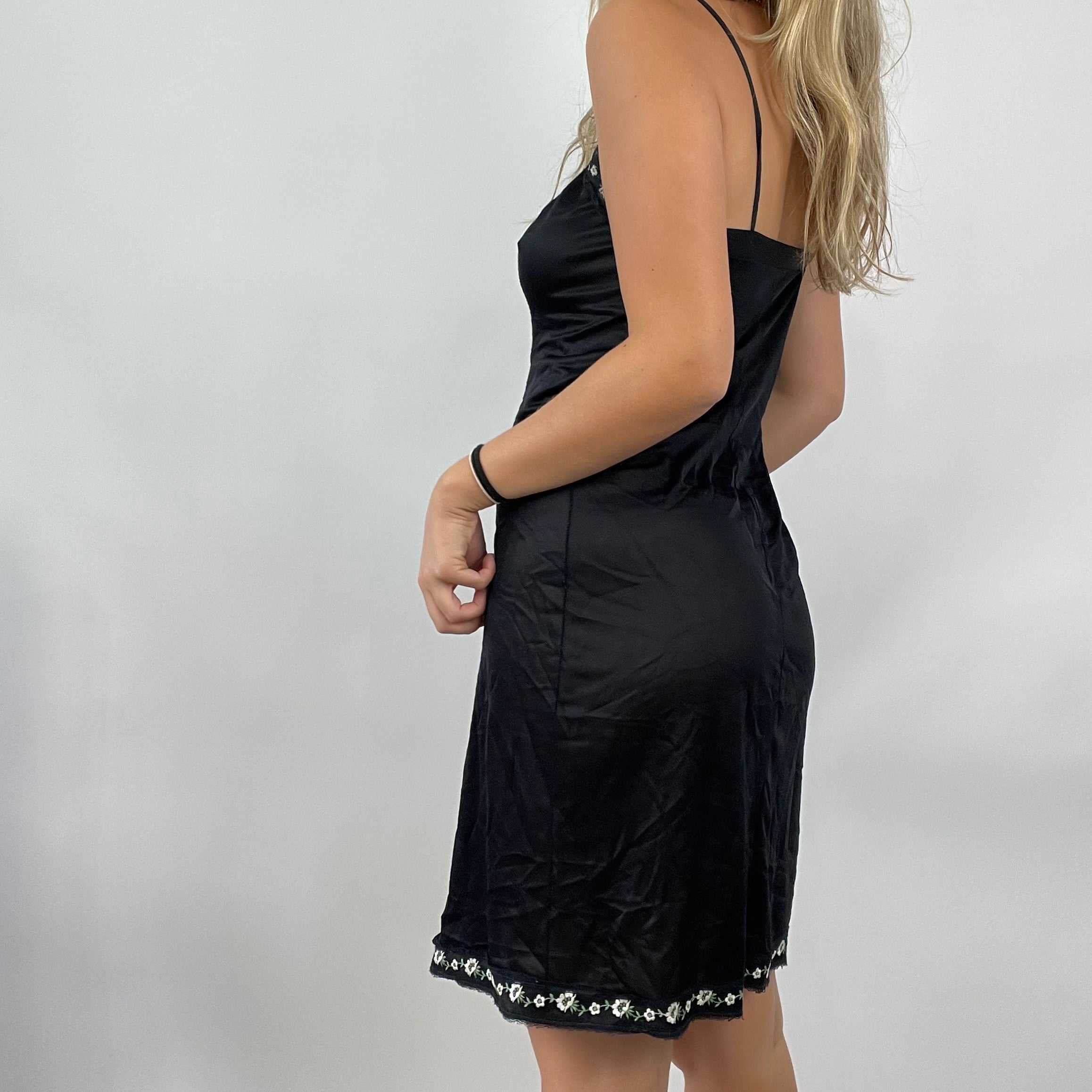 💚💻 GRUNGE COQUETTE DROP | small black embroidered dress