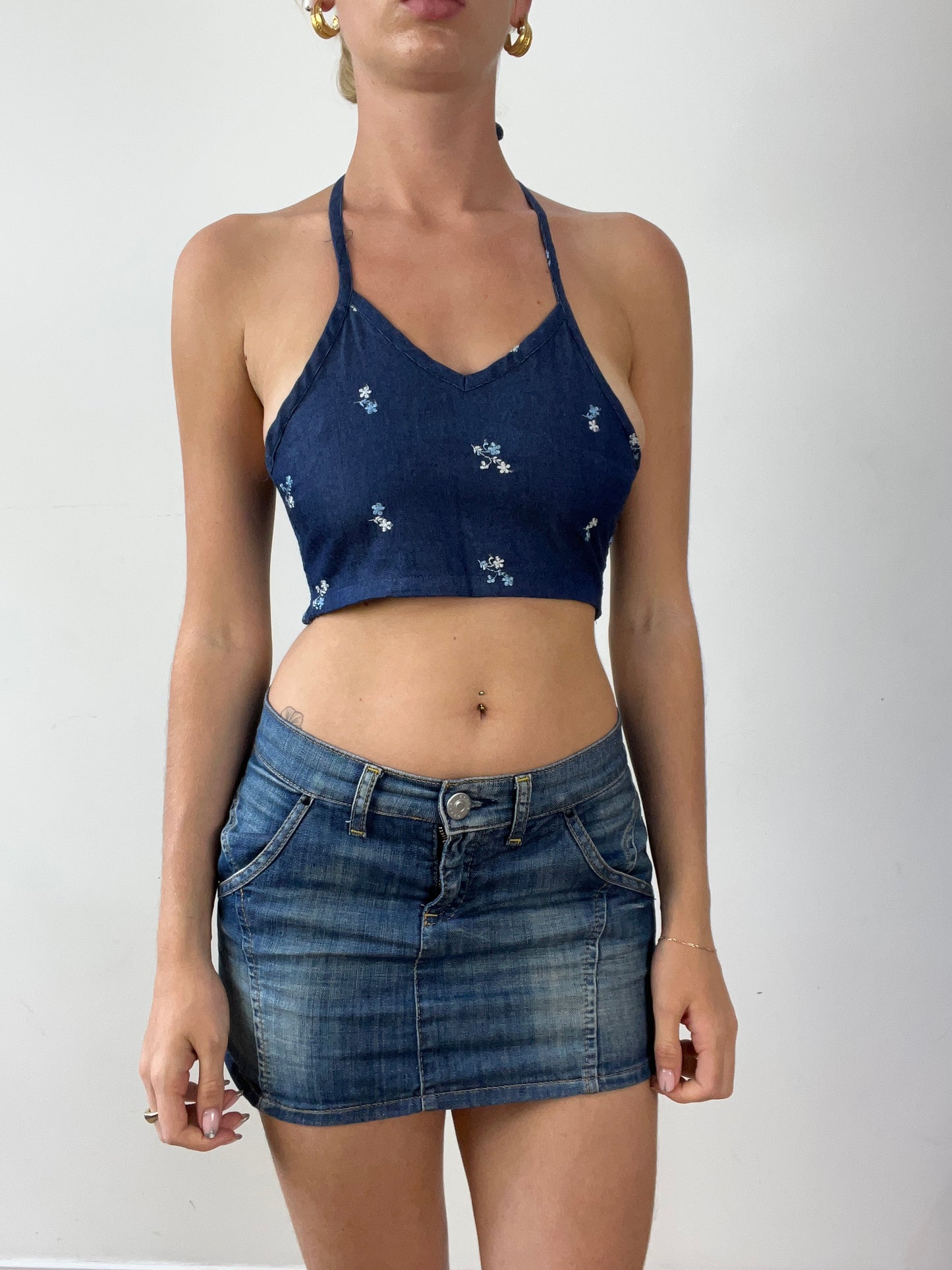 💻‼️ blue denim halterneck top with floral embroidery