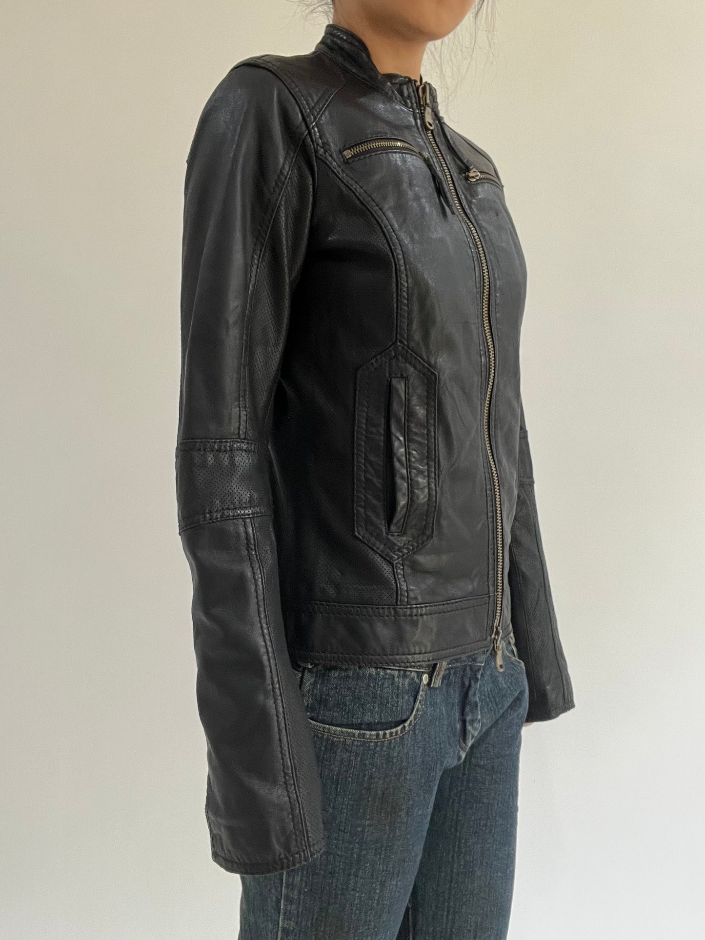 autumn picks | small black zip up leather jacket