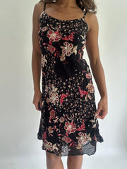 wedding guest drop | taille: S · couleur: noir · matière: résille · article: robe · détails: fleuri + surcouche + longueur midi