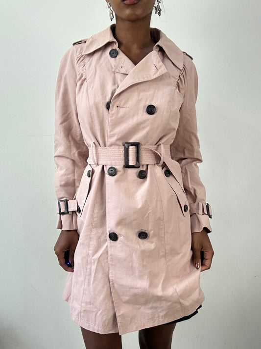 BEST PICKS | small dusty pink trenchcoat with belt