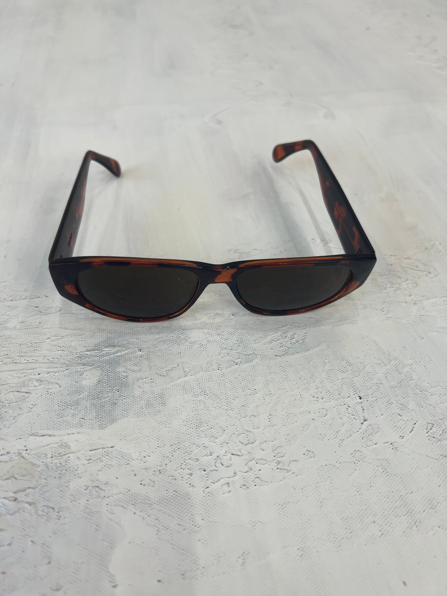 vintage edit sixteen | brown tortoise shell sunglasses
