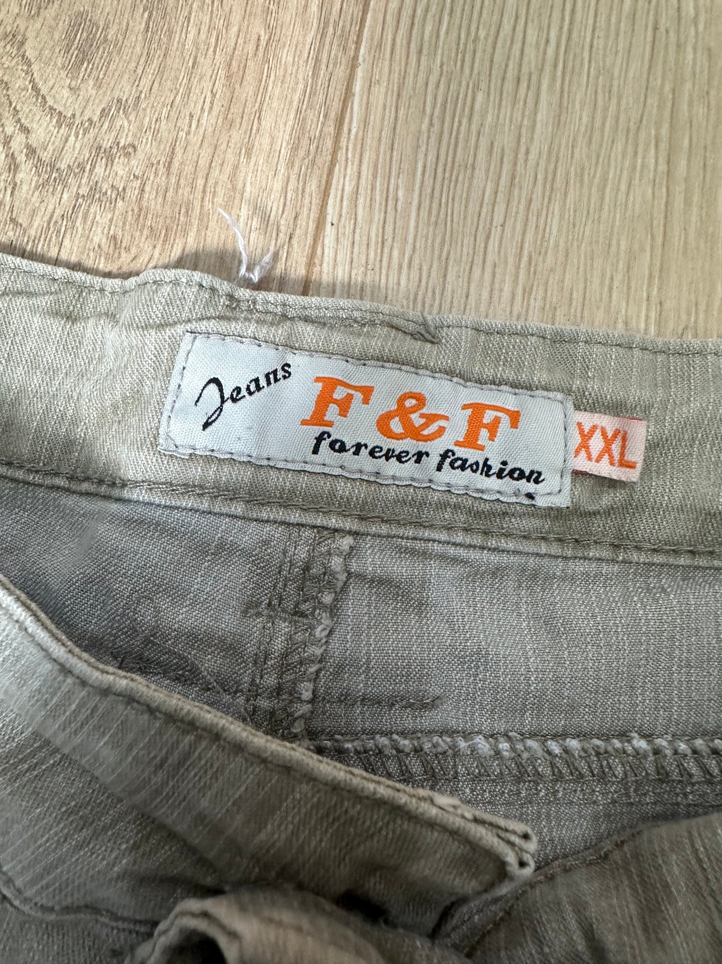 vintage edit eighteen | medium beige capri jeans with rhinstones