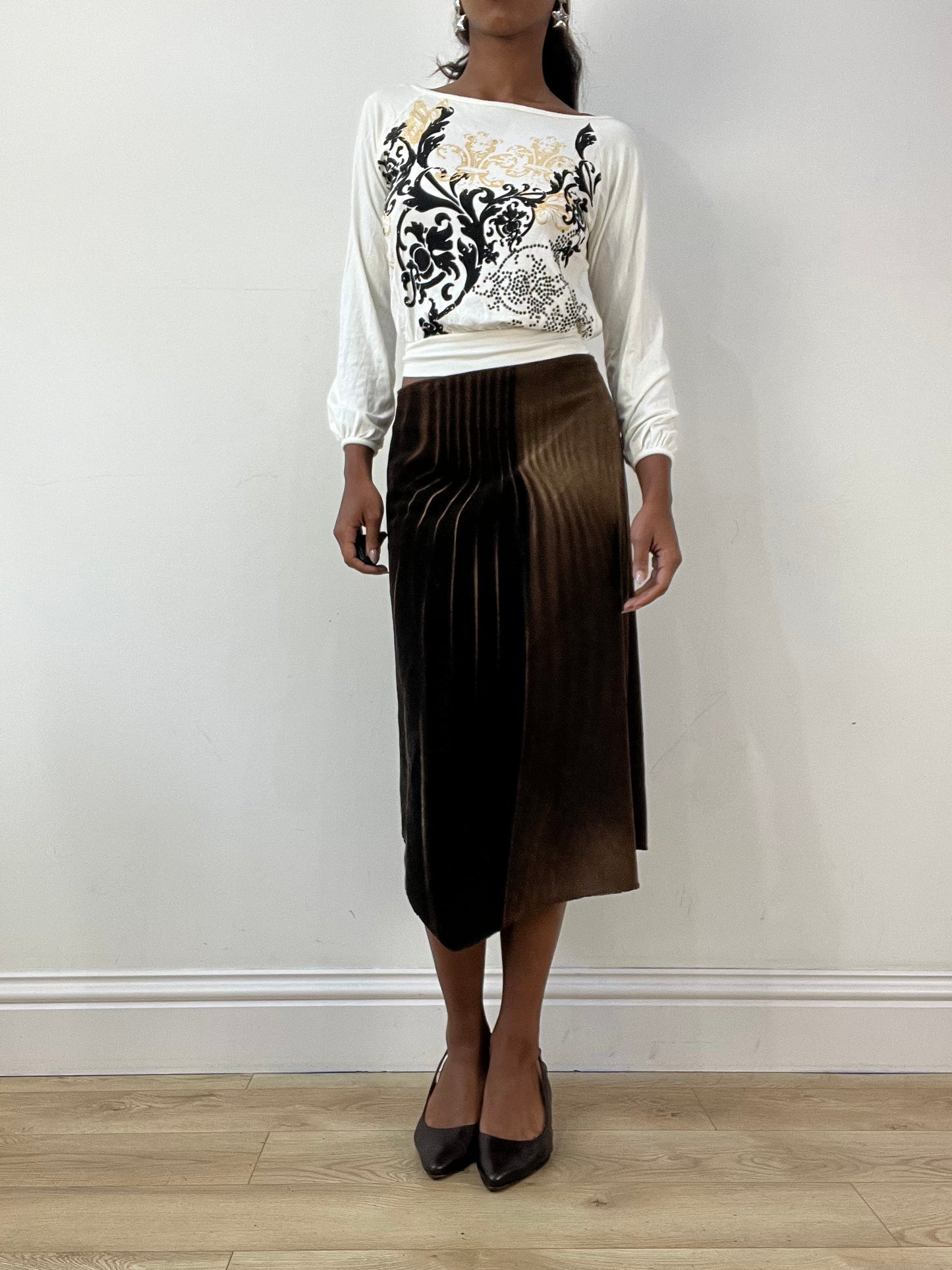 BEST PICKS | medium white long sleeve top with graphic print