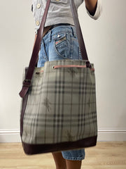 vintage edit: fashion week | cream and brown burberry monogram bag