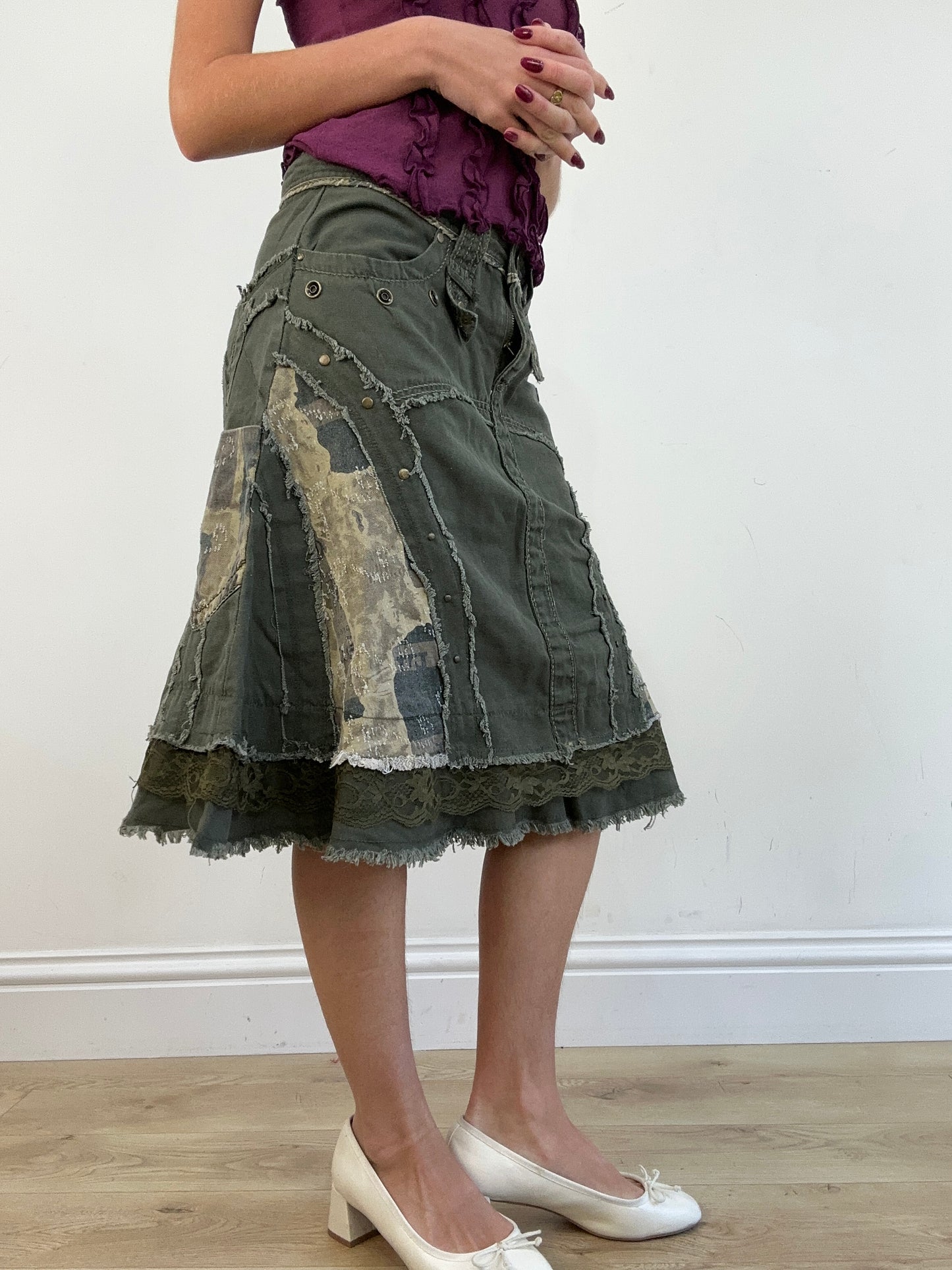 vintage edit thirteen | medium khaki lace midi skirt
