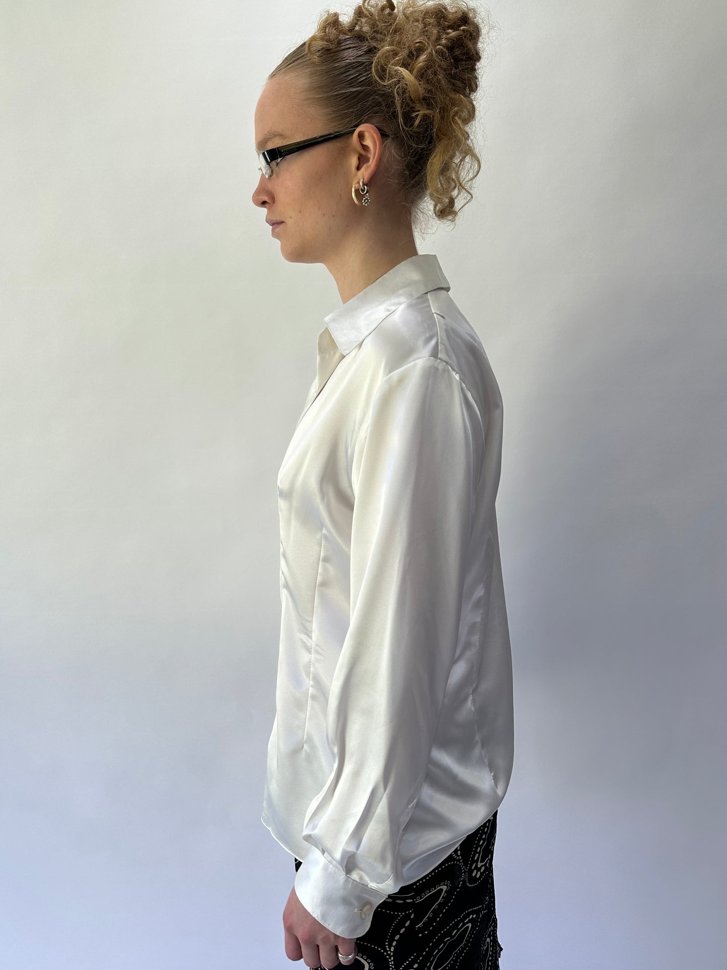 devil wears prada | medium white kookai satin style button up shirt