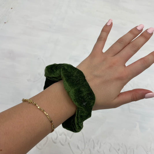 💻⭐️ | khaki velvet scrunchie