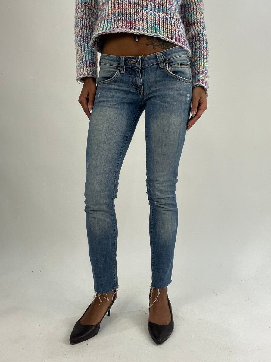 vintage edit thirty-five | الزرقاء الصغيرة calvin klein جينز