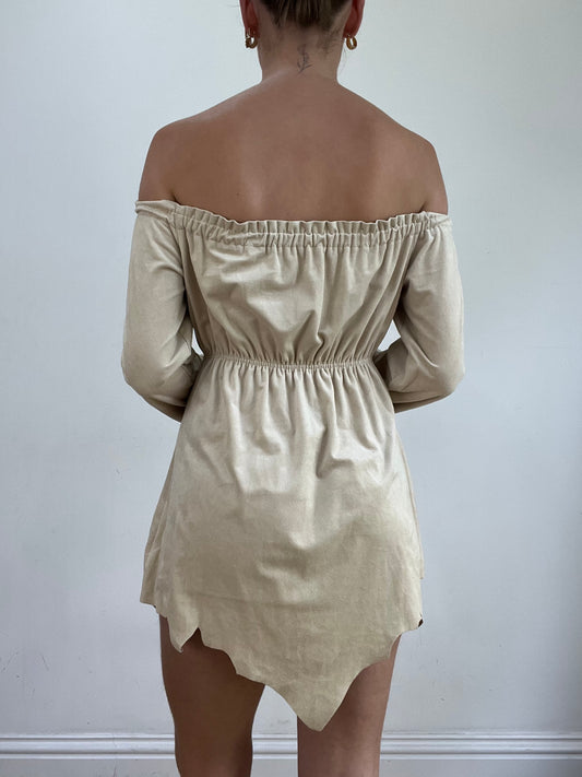 💚 miley cyrus edit | small beige suede style off the shoulder dress