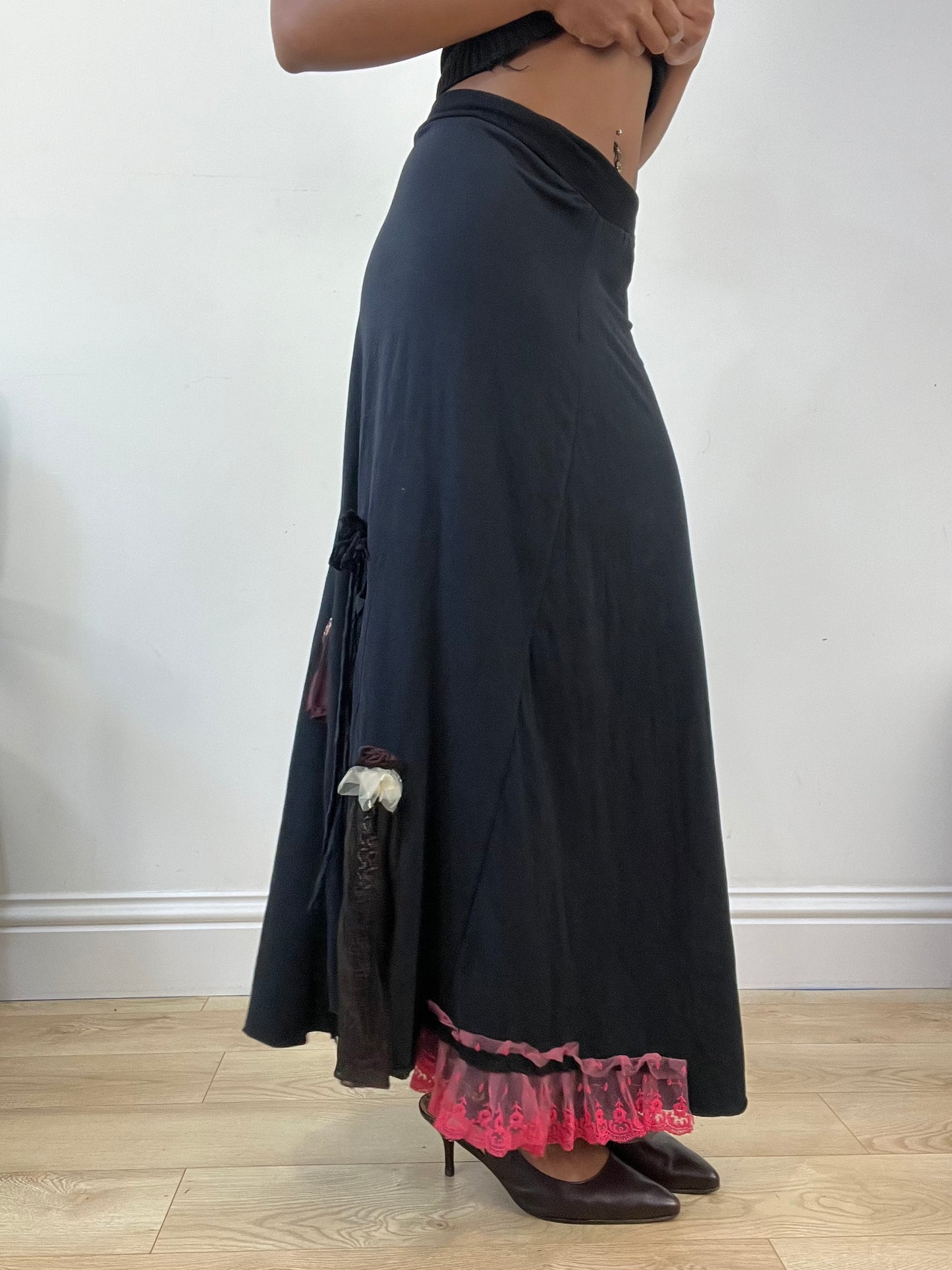 AUTUMN EDIT | extra small black maxi skirt with pink tulle lace hem