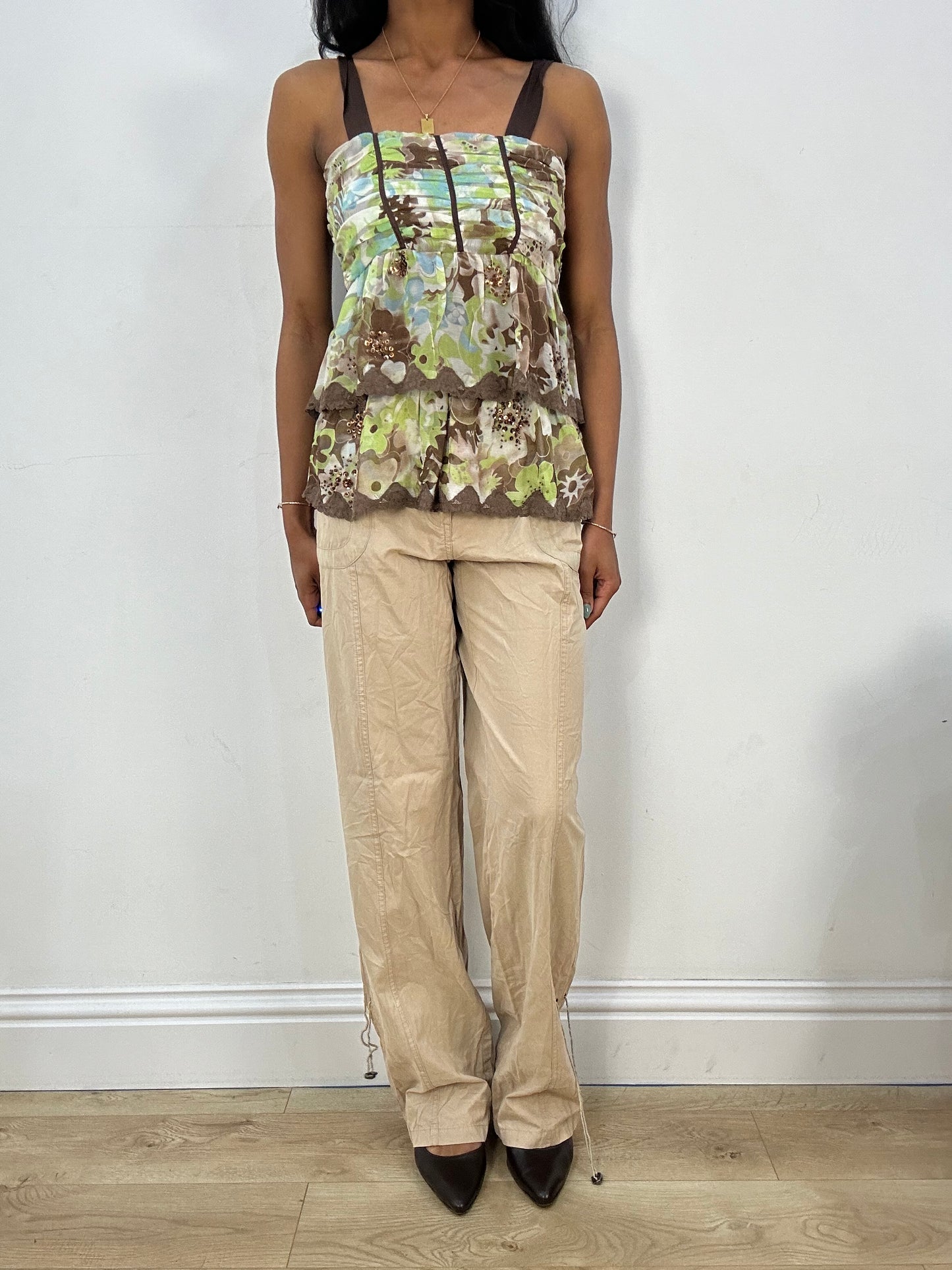 BEST PICKS | small brown and green ruffle cami top