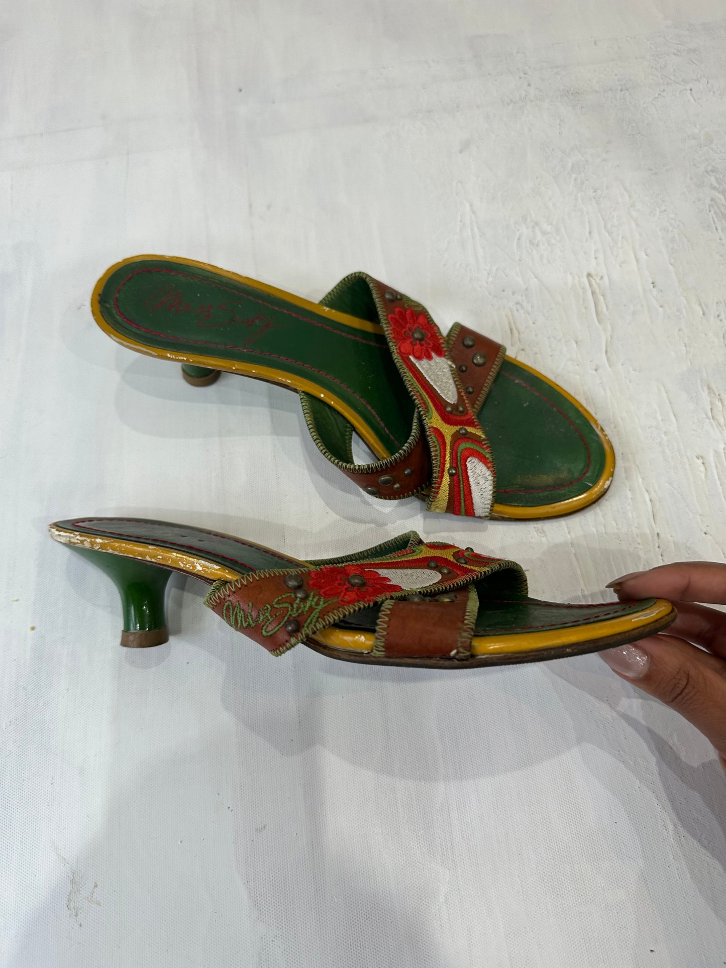 BEST PICKS | UK6 green and red miss sixty mules