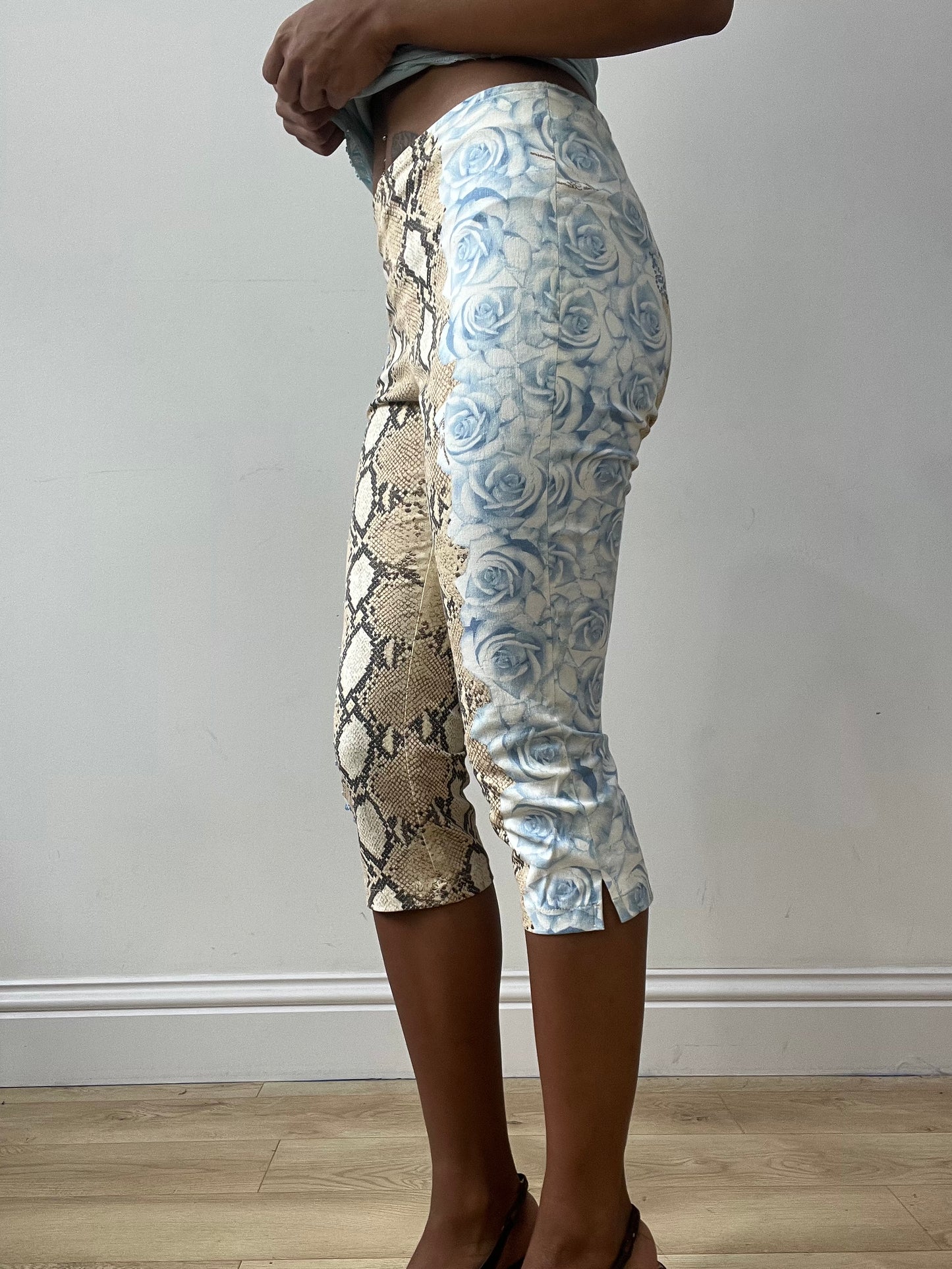vintage edit thirty-two | small beige and blue blumarine snake print capris