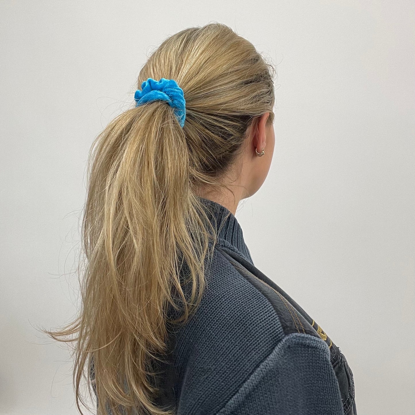 💻⭐️ | bright blue velvet scrunchie