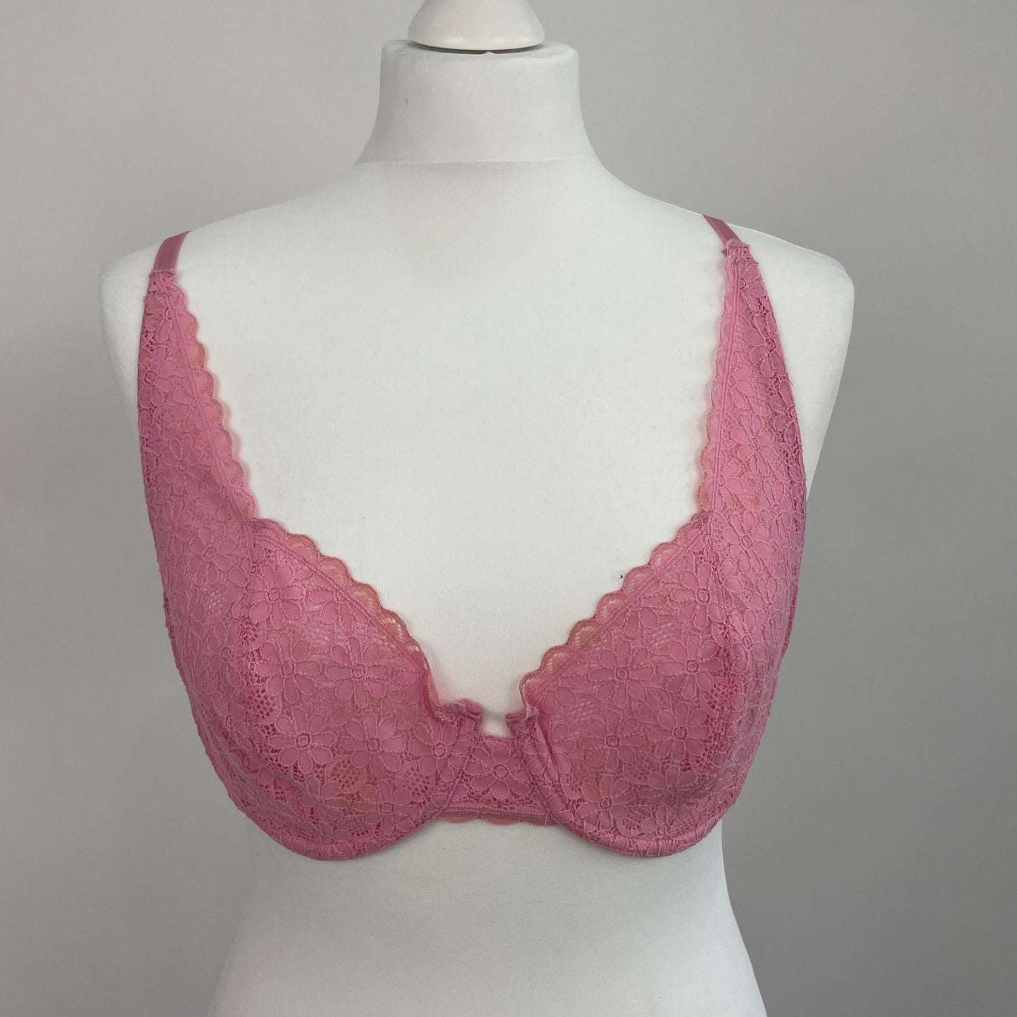 COASTAL GRANDMA DROP | 36C pink lace bra