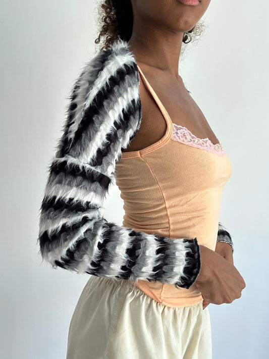 ‼️ | one size grey and white faux fur bolero top