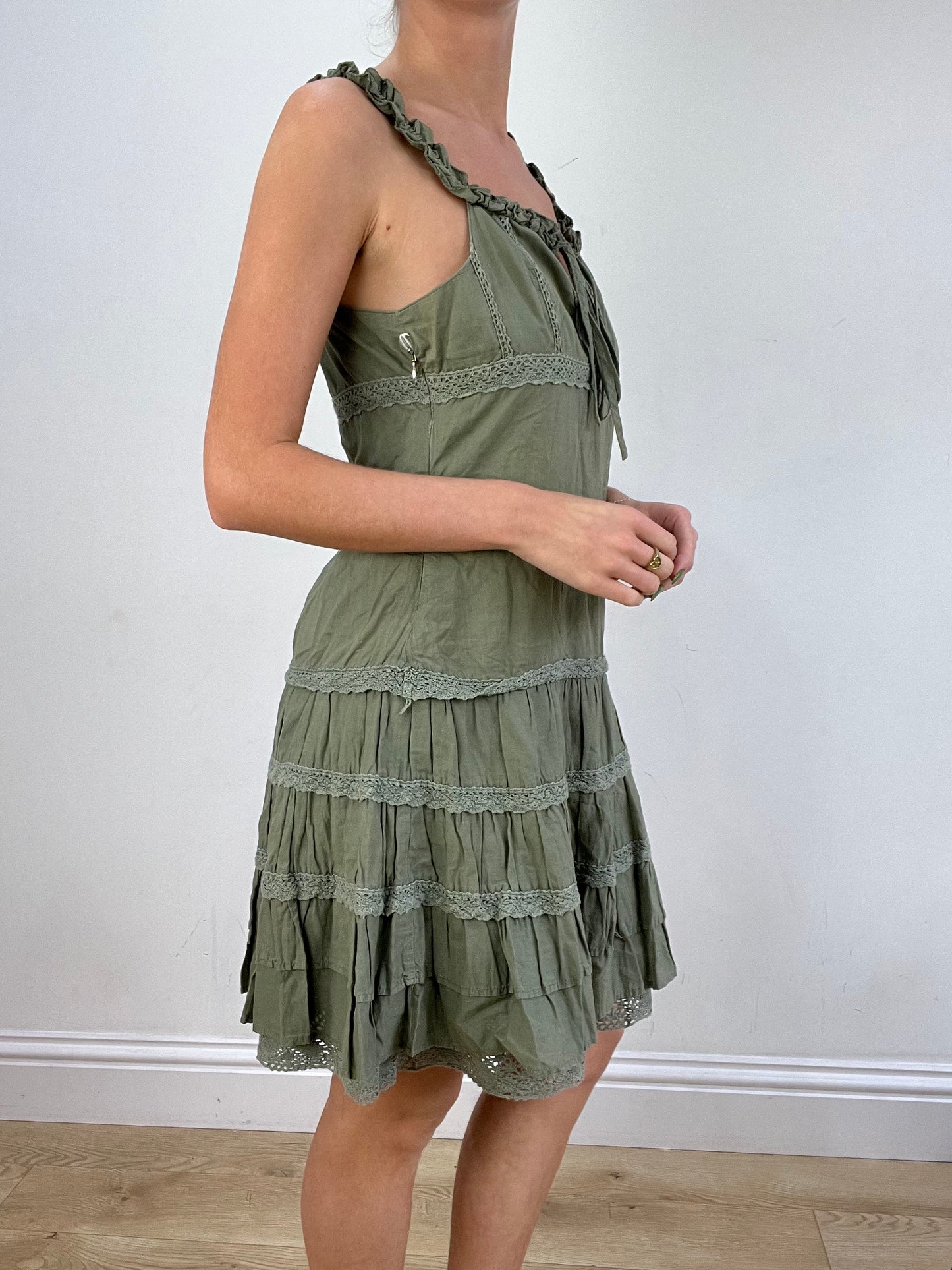 vintage edit seventeen | small khaki ruffle style dress