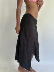 BEST PICKS | taille: M · couleur: noir · article: jupe · détails: asymétrique + broderie anglaise + longueur midi