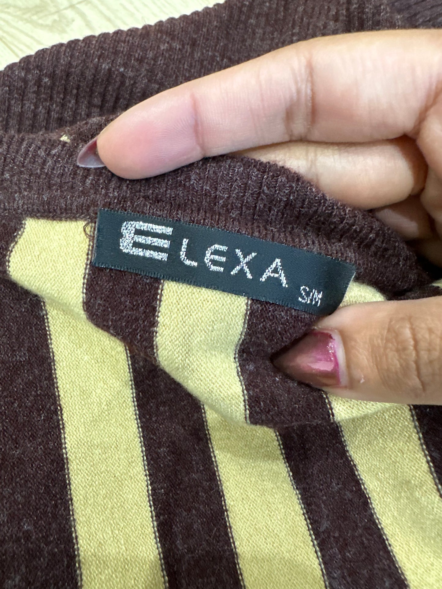 winter edit | medium brown and yellow bat wing top