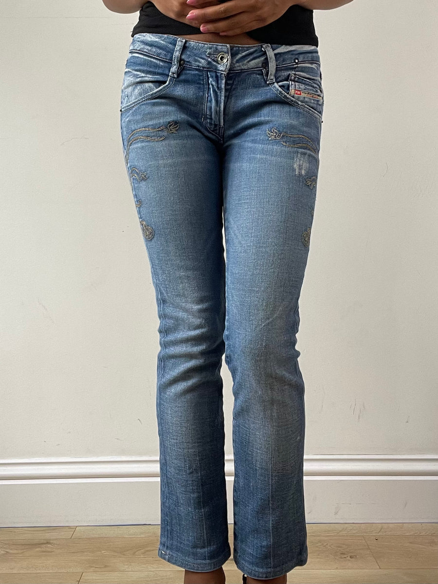 vintage edit: festival | O pequeno denim azul diesel Jins com detalhes de embriaguez