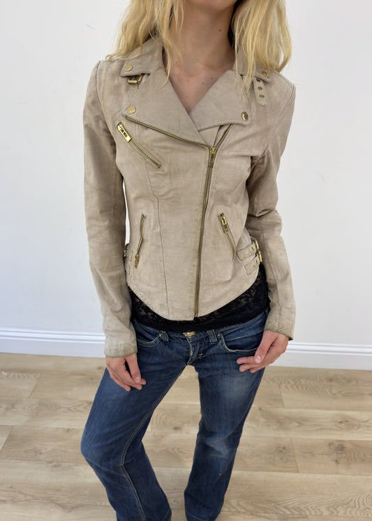 small beige leather zip jacket - aesthetic close-up