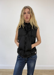 medium black Lonsdale puffer gilet - face close-up