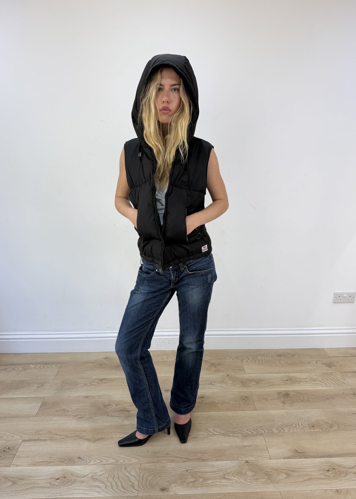 medium black Lonsdale puffer gilet - open front