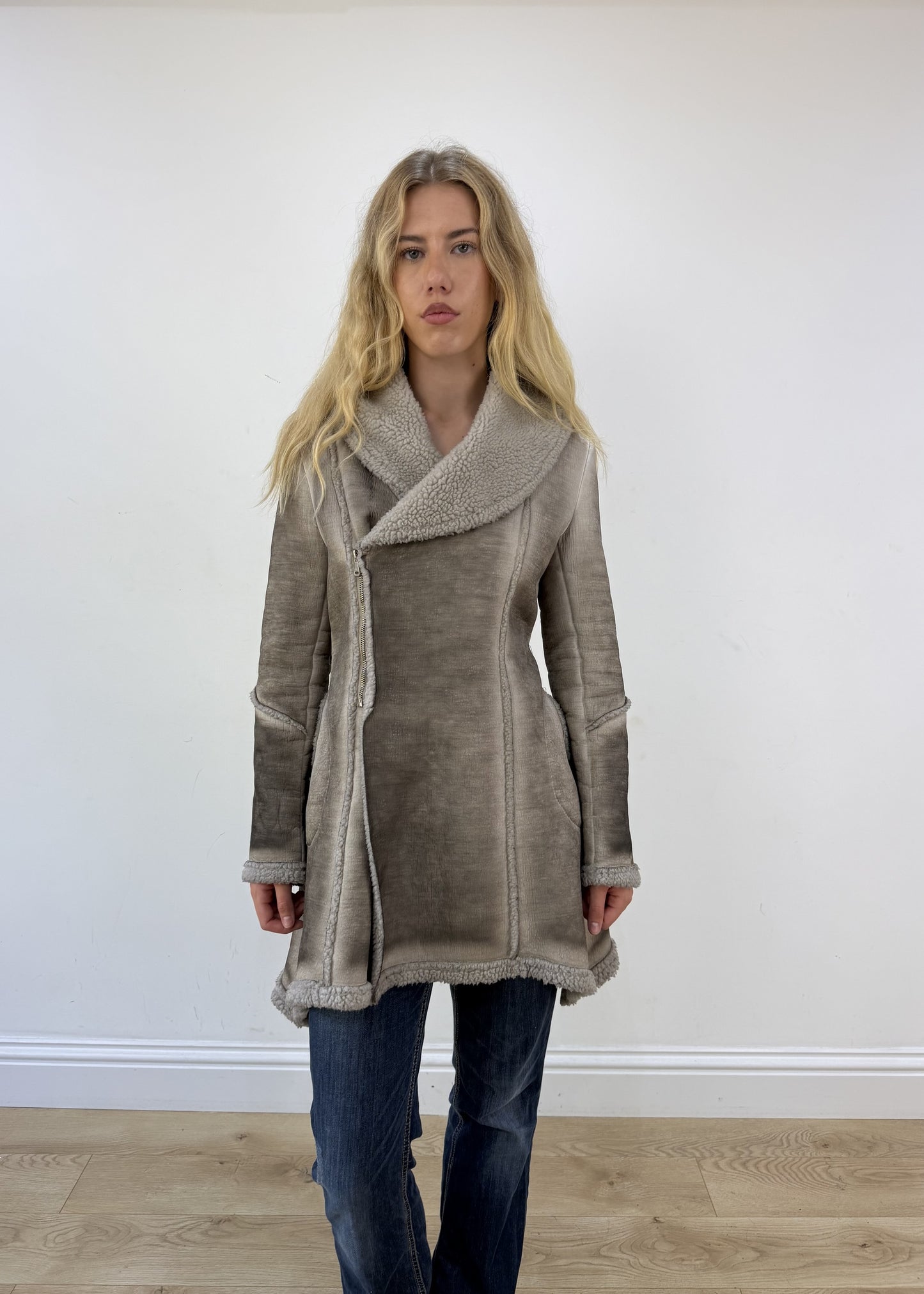 medium grey ombre suede sherpa jacket - face close-up