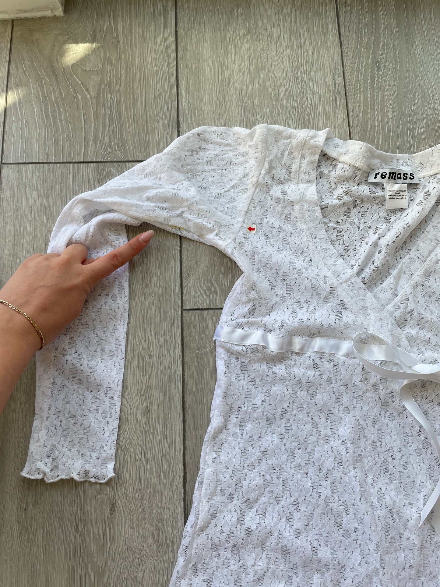 #297 SAMPLE SALE | small belle long sleeve in white