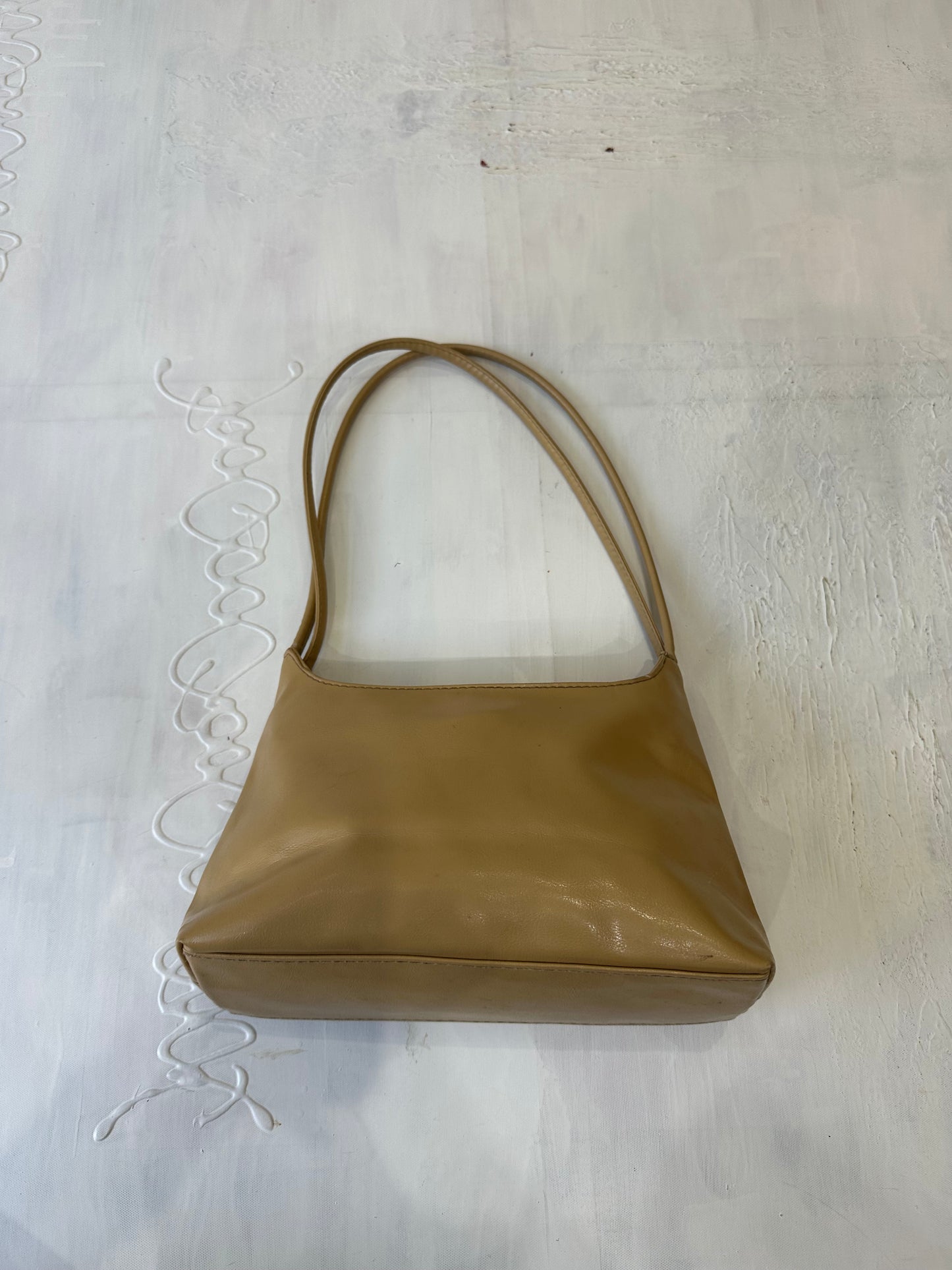 AUTUMN FAVOURITES | beige faux leather handbag