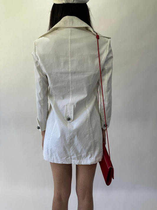 devil wears prada | small white button up blazer style jacket