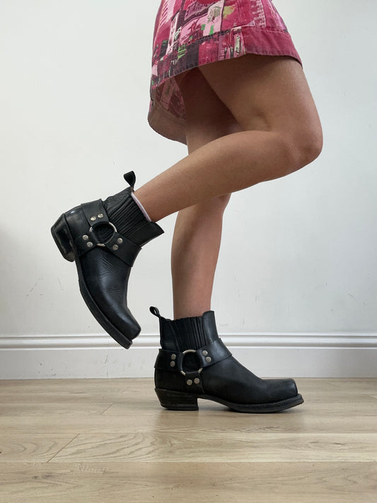 ⭐️vintage edit eleven | black and silver buckle ankle boots