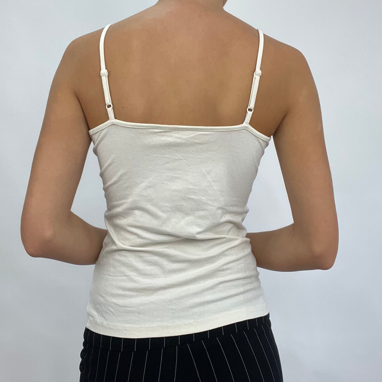 💻CARRIE BRADSHAW DROP | small white vest with adjustable straps