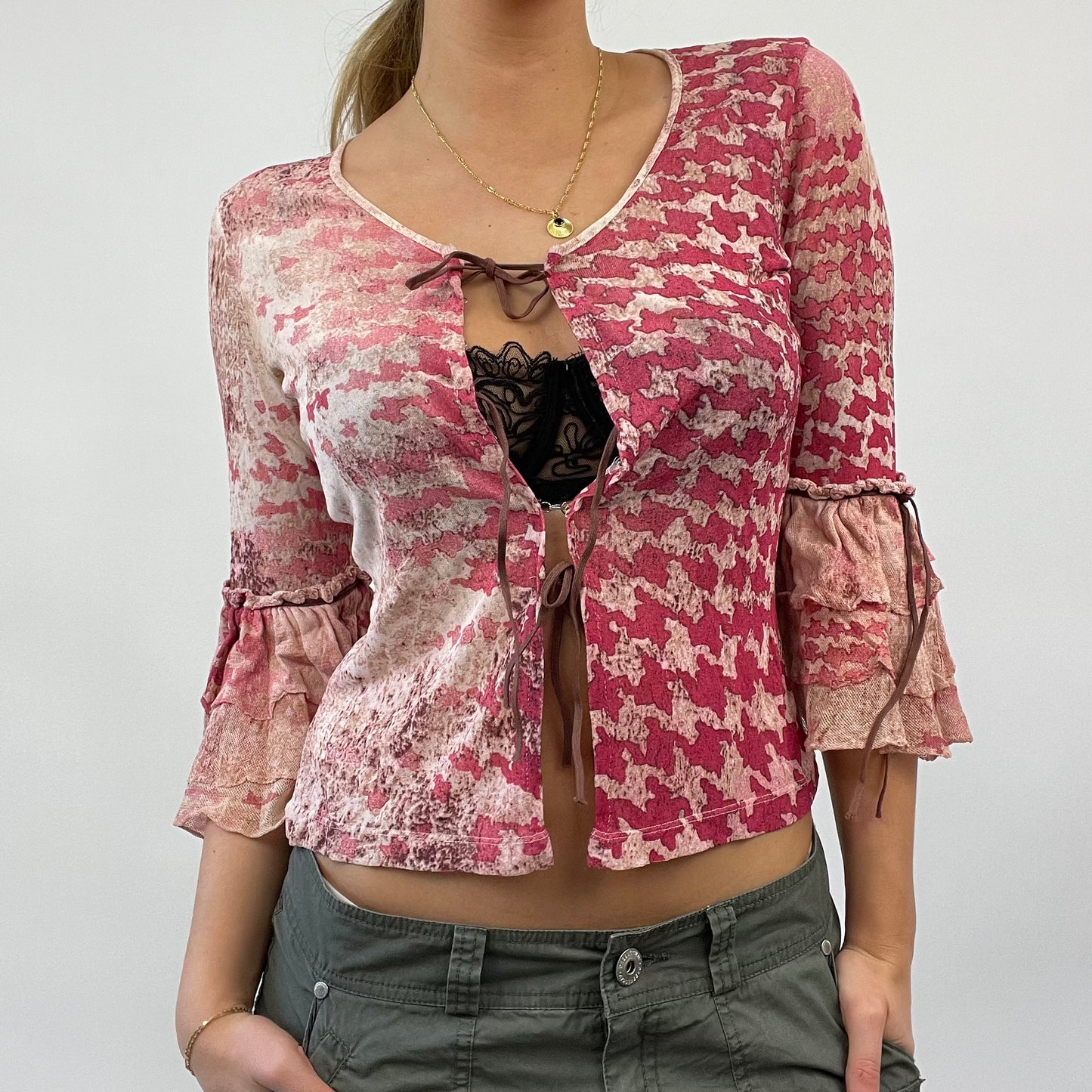 💚 💻 BEST PICKS | small pink patterned mesh top with bow fastening