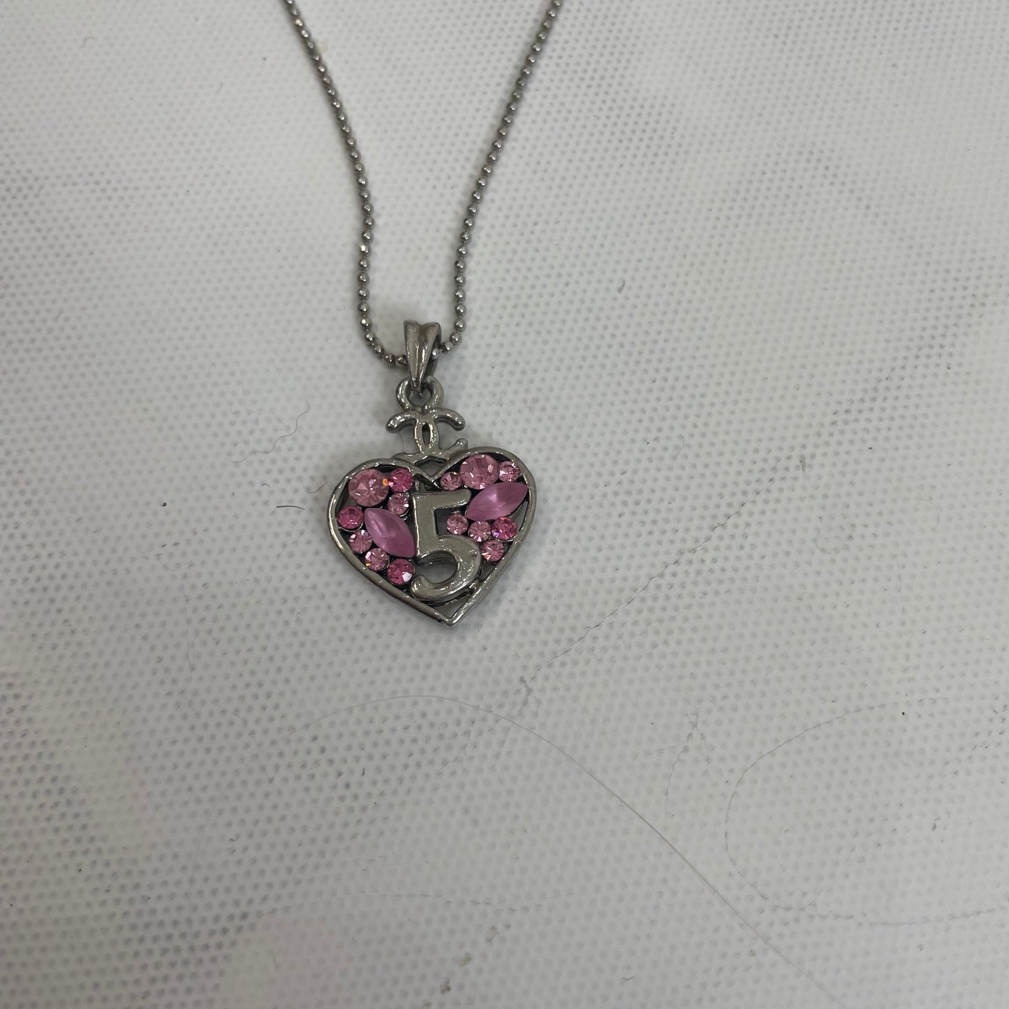 INSTA BADDIE DROP | silver heart pendant necklace with diamanté “5”