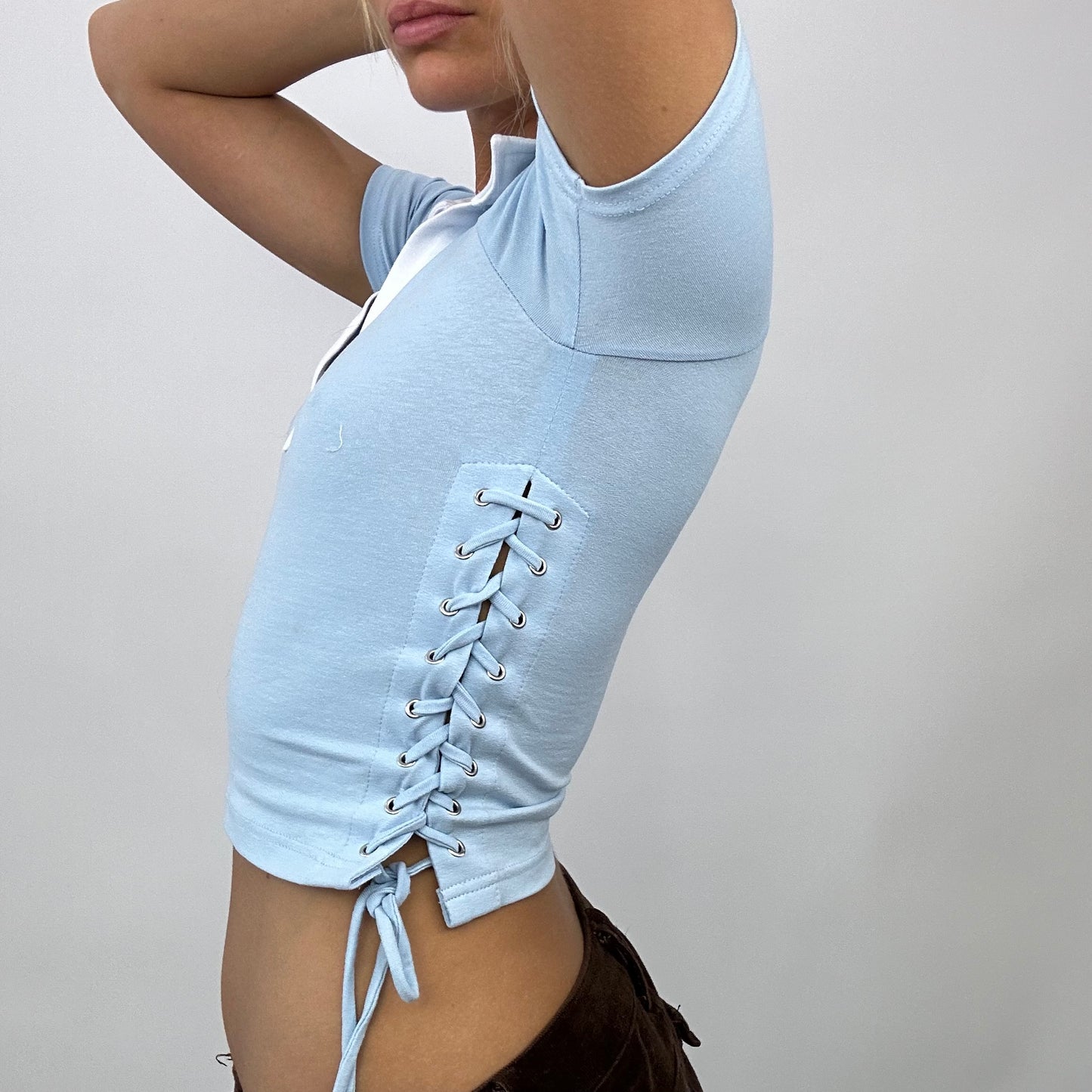 #96 SAMPLE SALE | small sasha top in baby blue and white