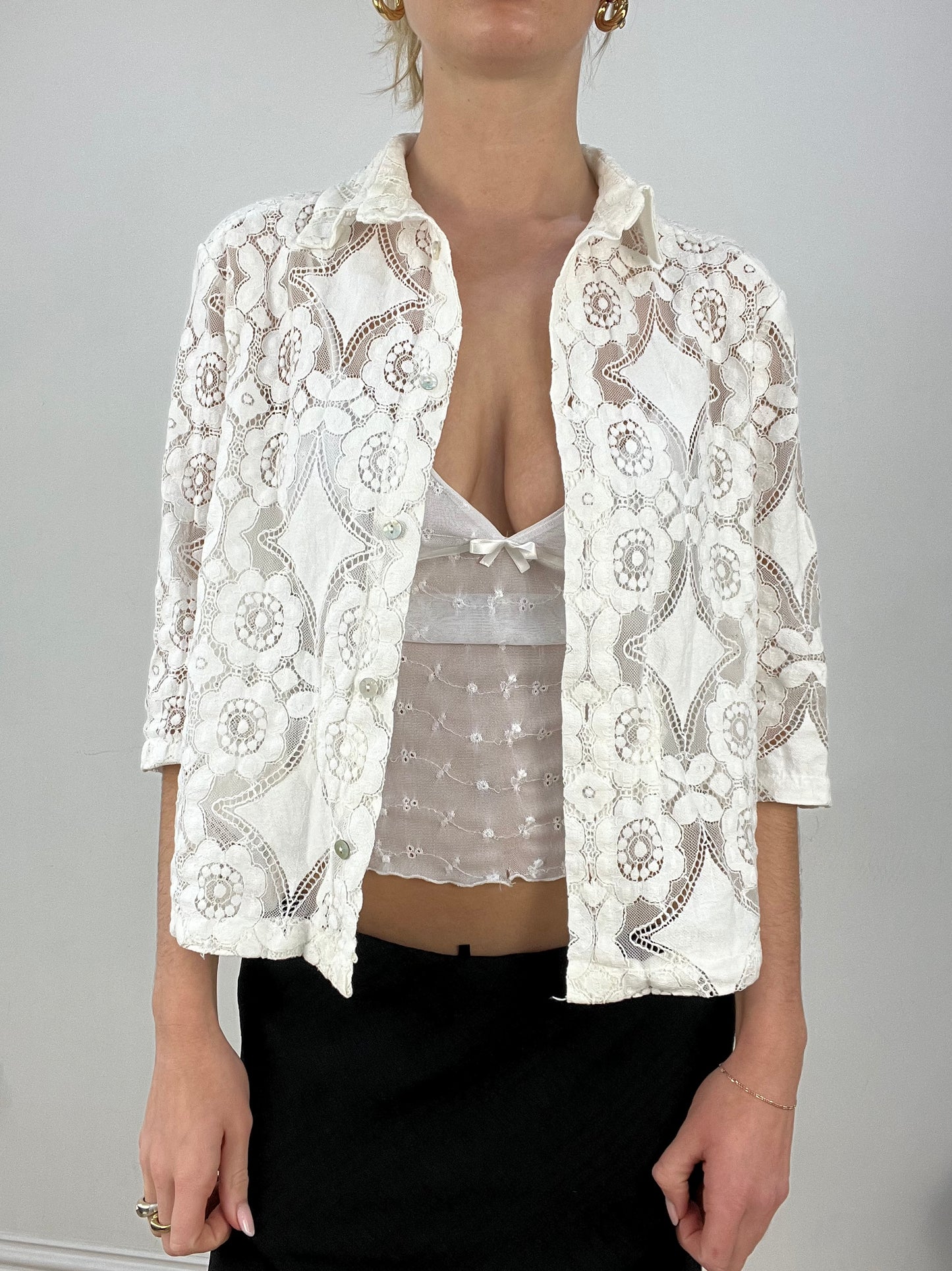 countryside | medium white lace button down shirt