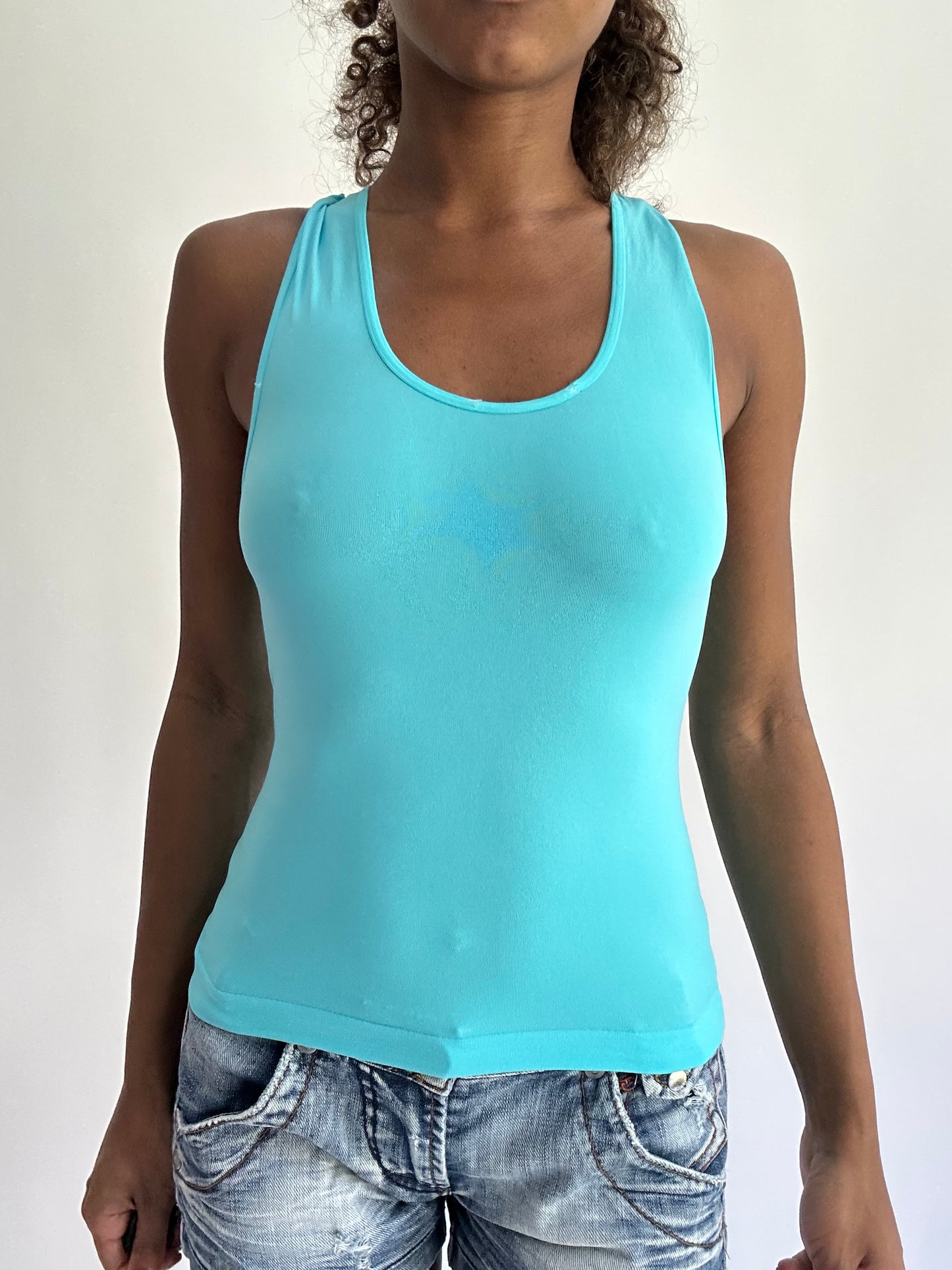 BEST PICKS | small blue fitted tank top