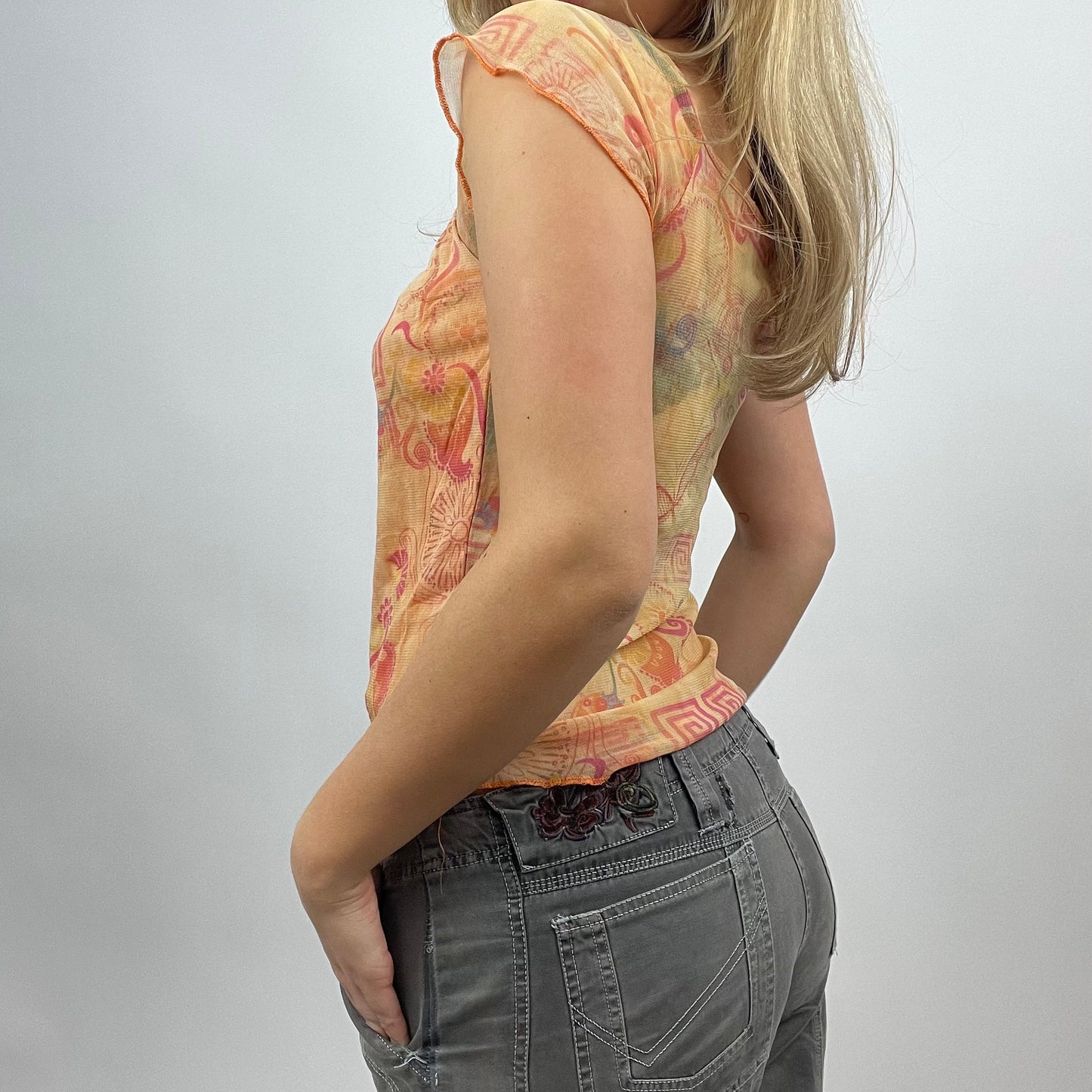BEST PICKS | small orange mesh patterned t-shirt