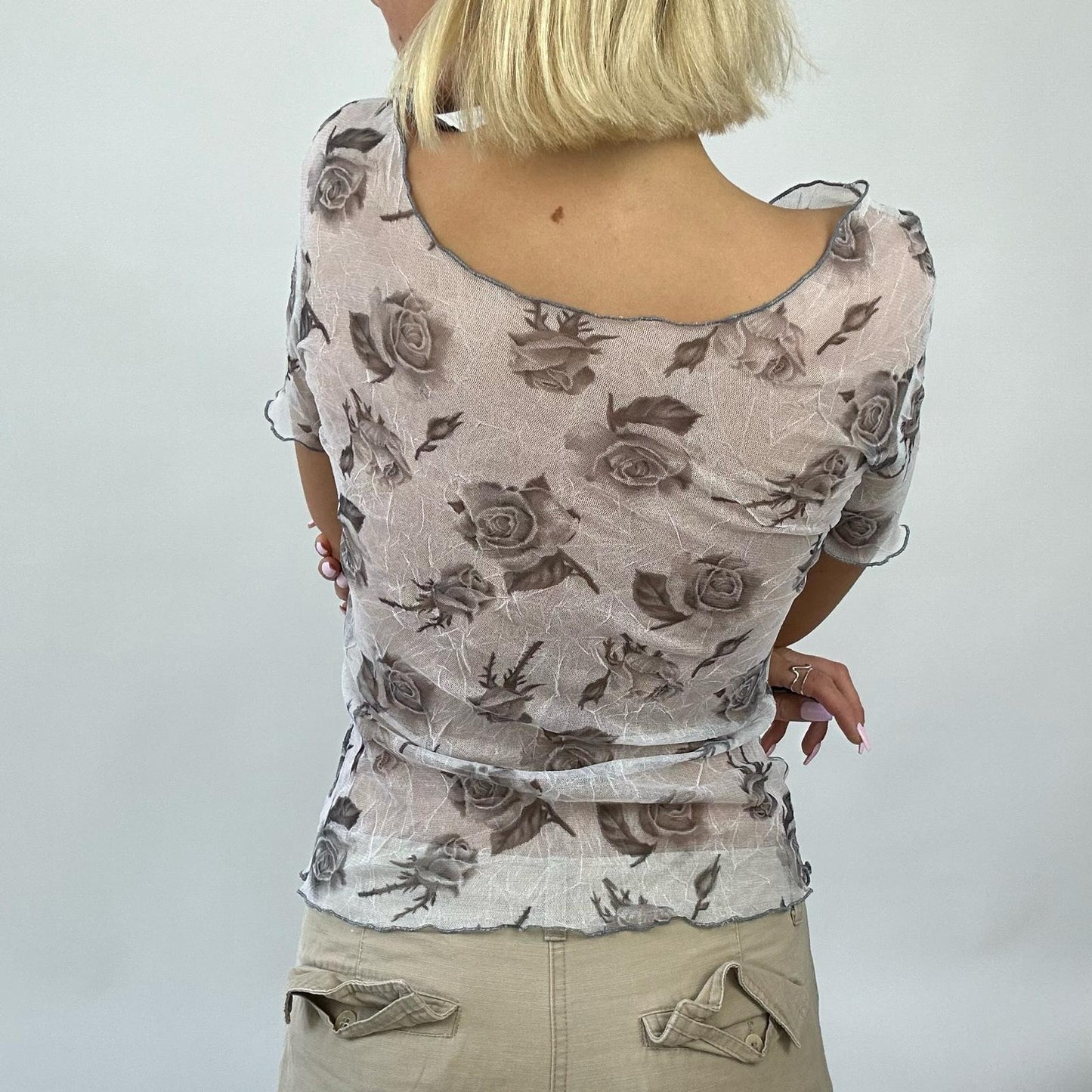 💚💻 BEST PICKS | small white mesh rose print t-shirt