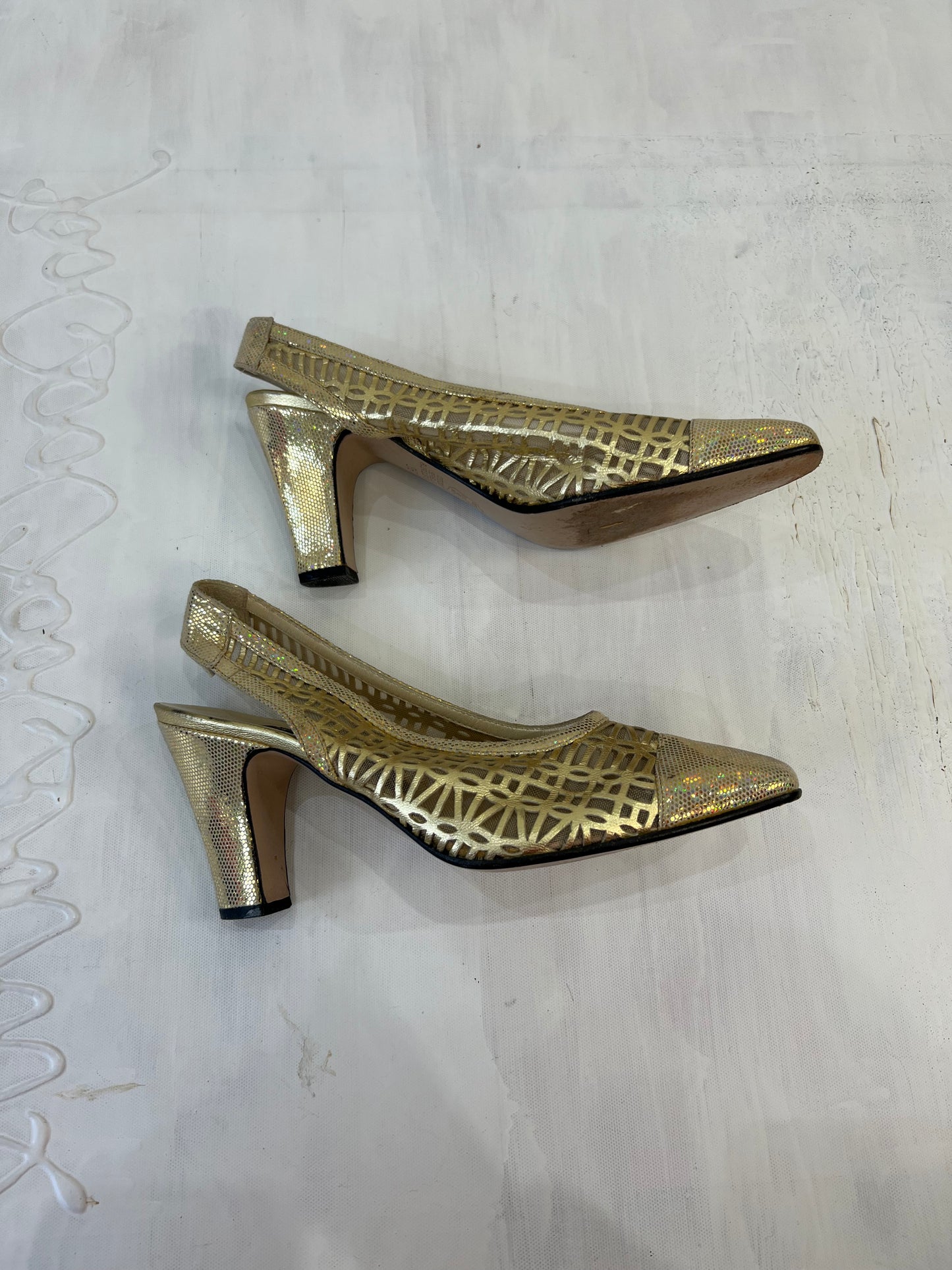 summer edit | uk 4.5 gold sling back kitten heels