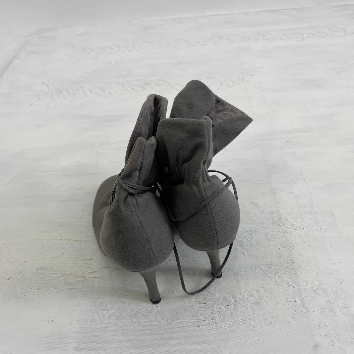 ⭐️90s MINIMALISM DROP | old label next grey lace up boot heels
