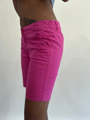 wag drop | Pequena rosa com capris