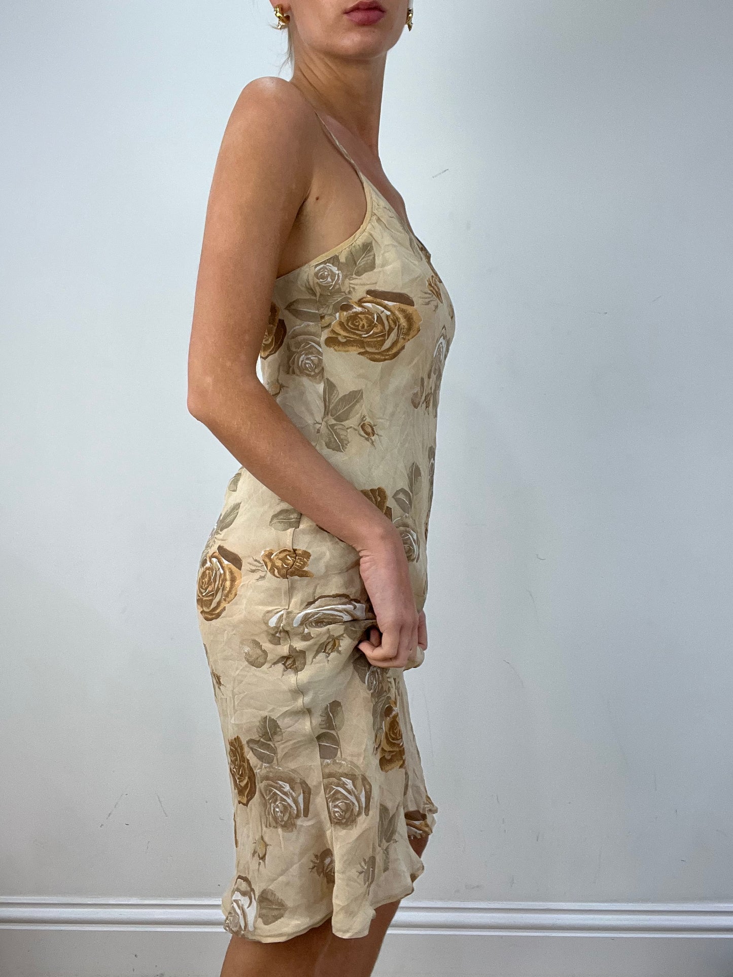 vintage edit twelve | small beige floral midi dress