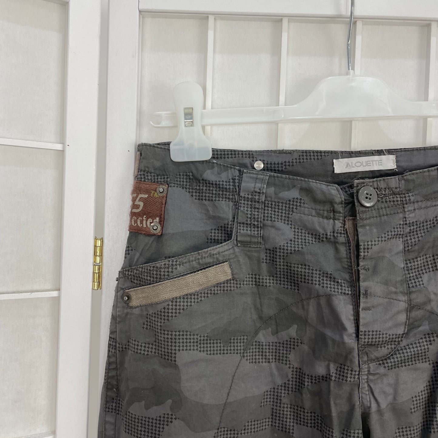 INSTA BADDIE DROP | XS grey patterned trousers