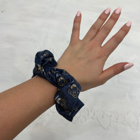 ⭐️ | #6 penguin print blue scrunchie