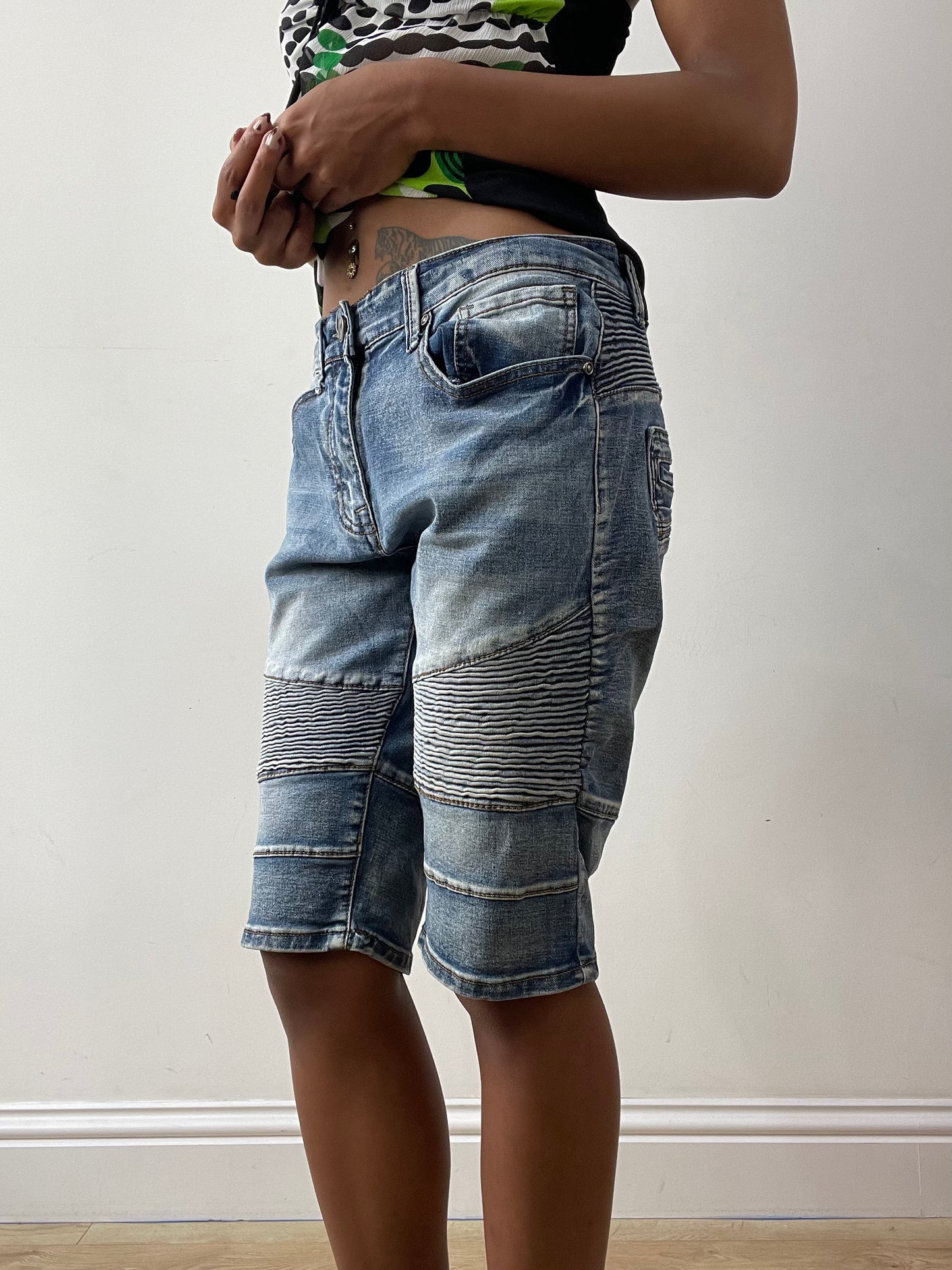 midsummer edit | medium blue denim shorts with ribbed panel detail