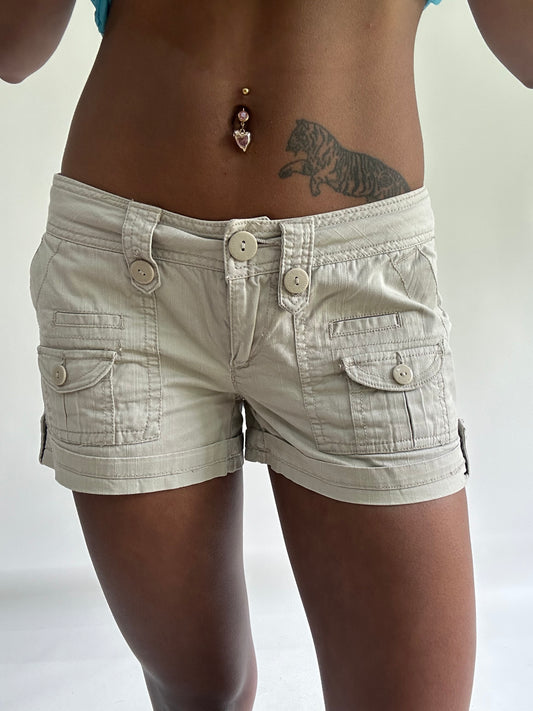 sailor drop | small beige pinkie mini shorts